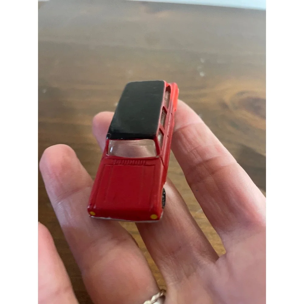 Unbranded vintage plastic